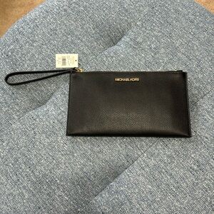 Michael Kors wristlet purse